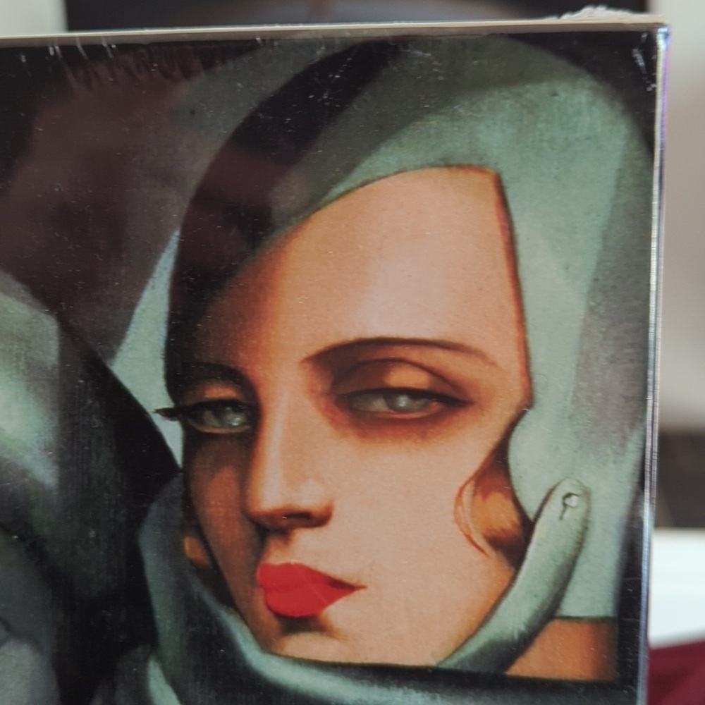 Tamara in the Green Bugatti 1000 Piece Jigsaw Puzzle New In Package - Picture 3 of 8